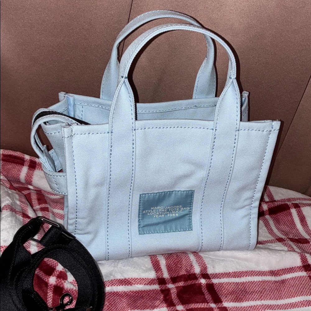 NWOT SPECIAL EDITION CANVAS Marc Jacobs Sky Blue Tote Bag - Picture 2 of 4